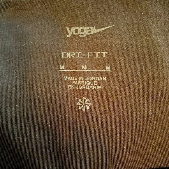 NIKE Yoga Dri-Fit Black Women's Shorts 6.5” - Picture 4 of 5